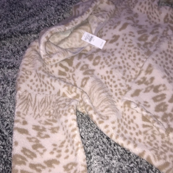 America eagle fluffy zip in jacket (very cozy) - Picture 3 of 4